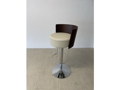 Barová stolička BRIO