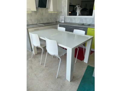 Zostava: stôl AT-3008 WT + stolička FONDO (ZV)